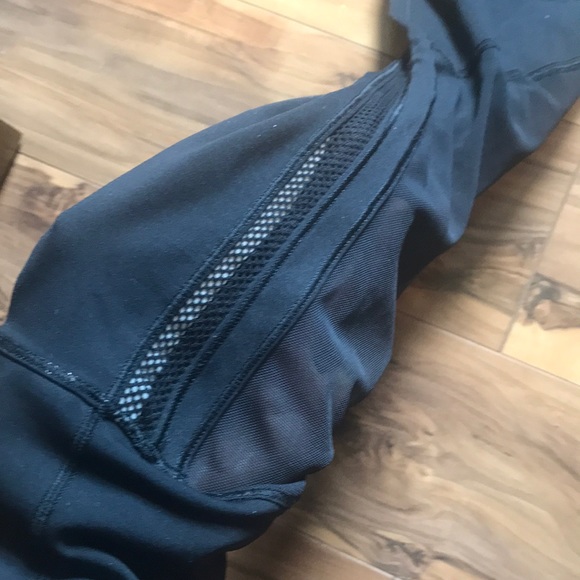 Black mesh Lululemon leggings - Picture 4 of 6
